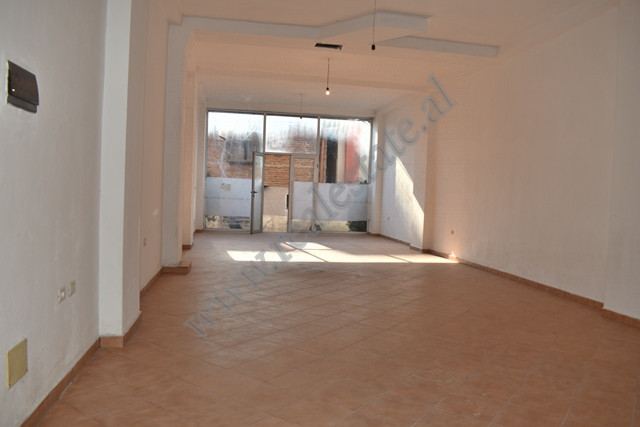 Store space for rent in Vllazen Huta street in Tirana, Albania.
It is situated in the ground floor 